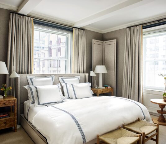 Unveiling The Most Trendy Bedroom Curtain Styles